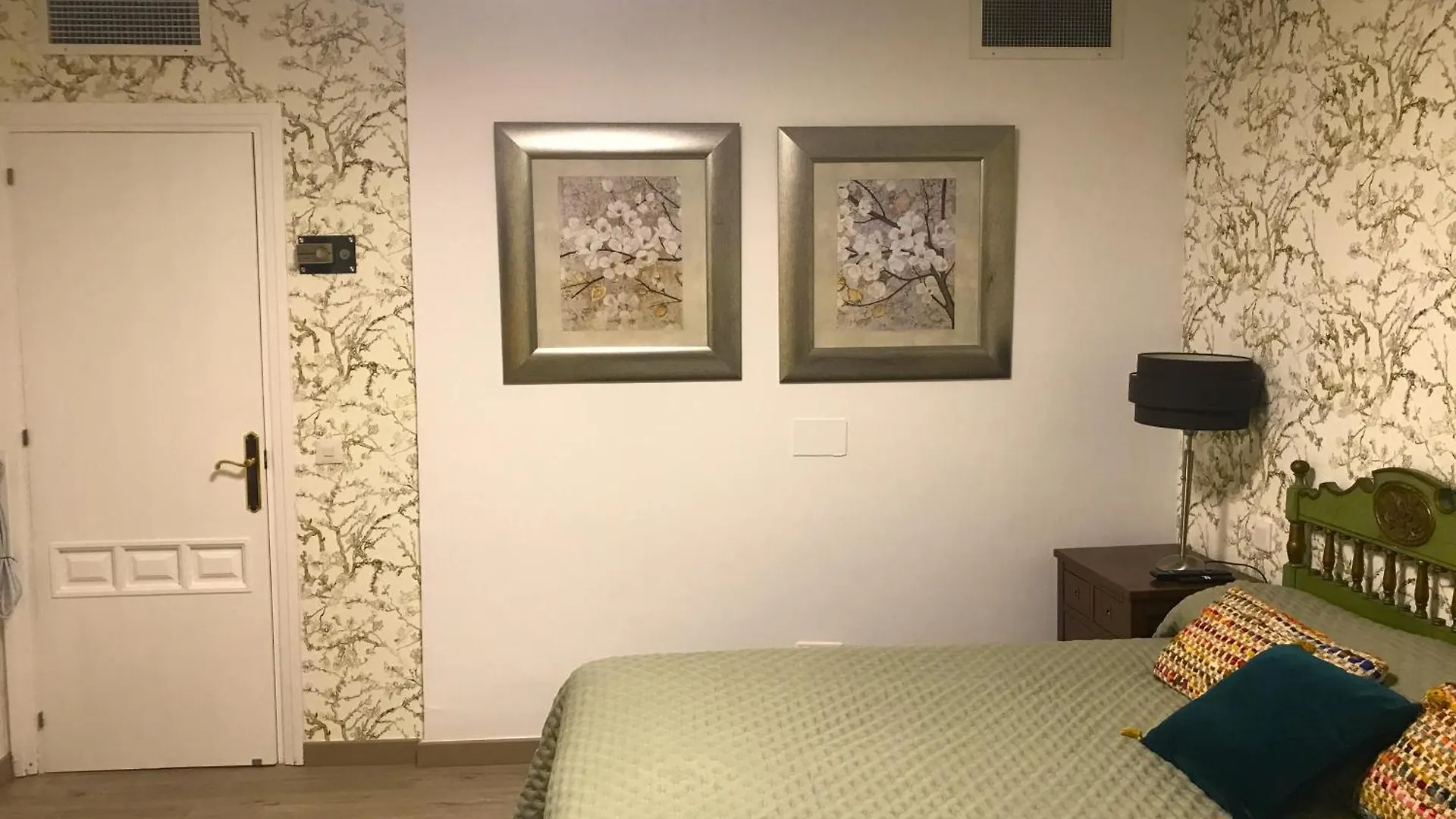 Habitacion Deluxe Con Bano Privado En Atalaya Apartagolf, Estepona Homestay