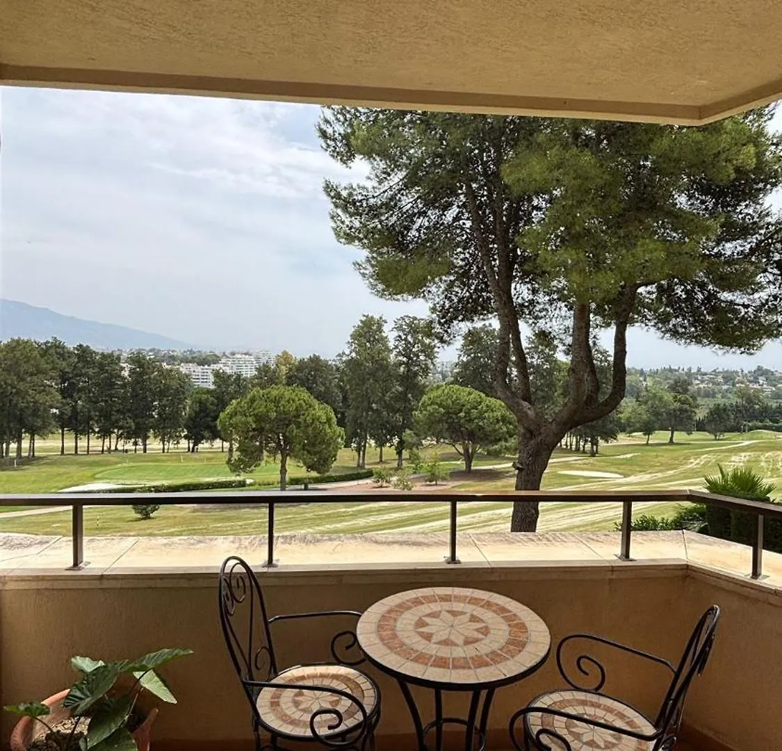 Habitacion Deluxe Con Bano Privado En Atalaya Apartagolf, Estepona España