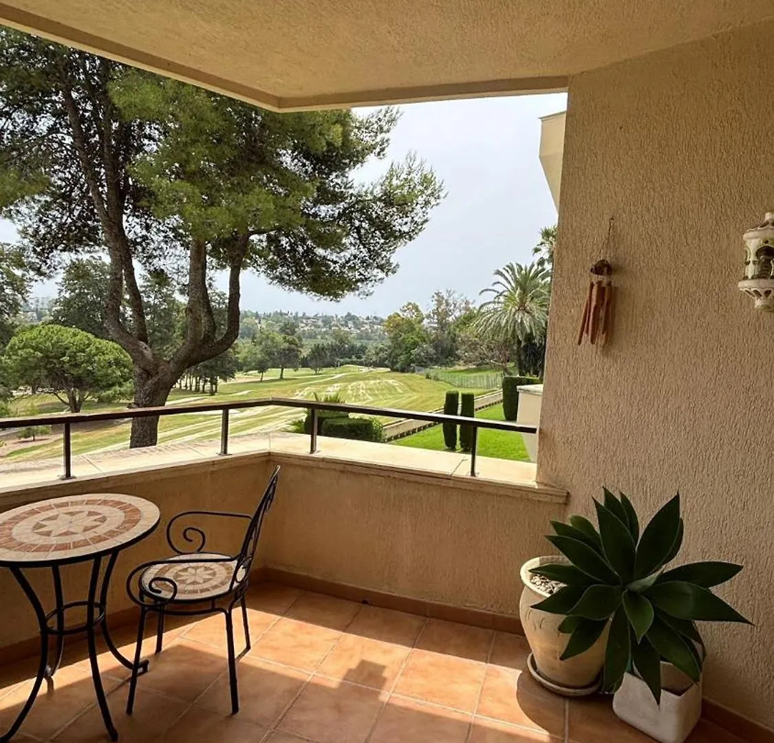 Habitacion Deluxe Con Bano Privado En Atalaya Apartagolf, Estepona 0*,  España